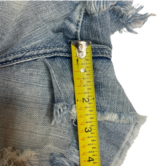 Blank NYC Distressed Studded Mini Denim Shorts 25 - Picture 14 of 15